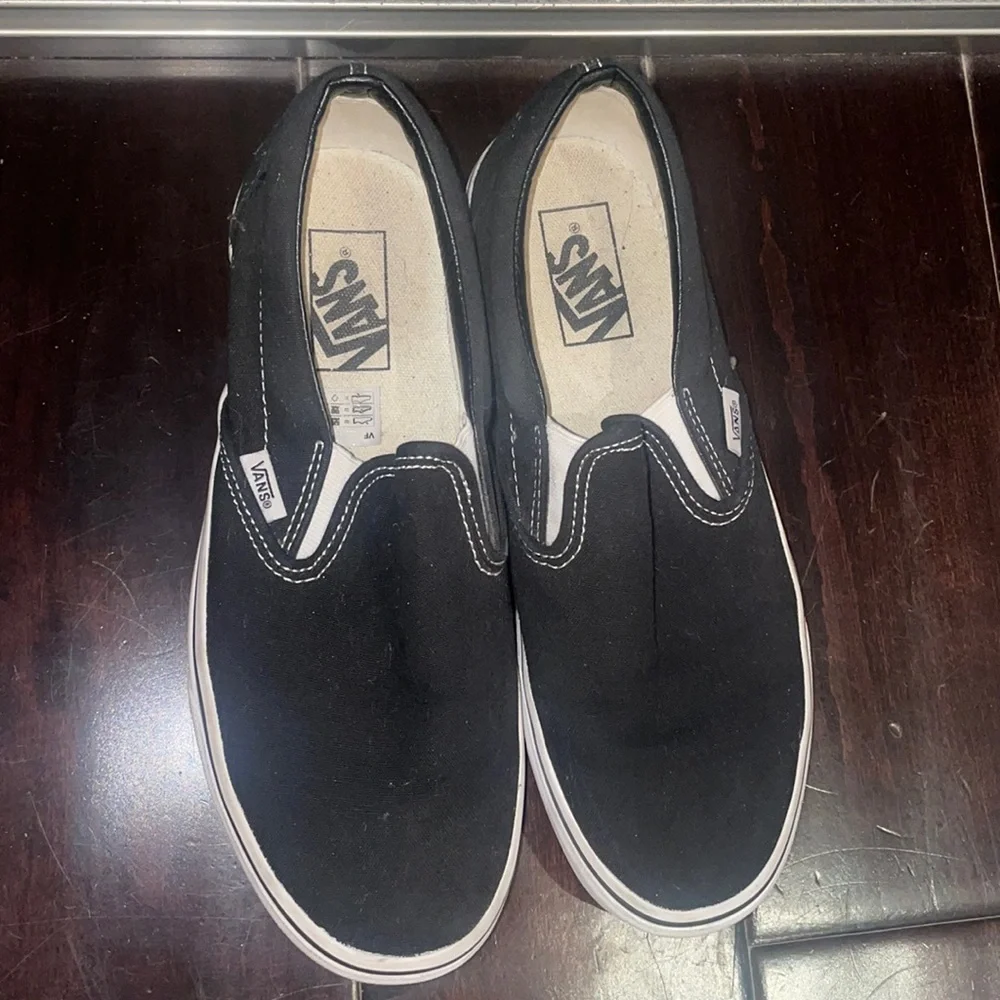 Vans - Picture 1 of 5